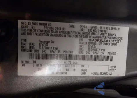 2014 Ford Focus Titanium z USA, uszkodzony, nr VIN 1FADP3N23EL317257